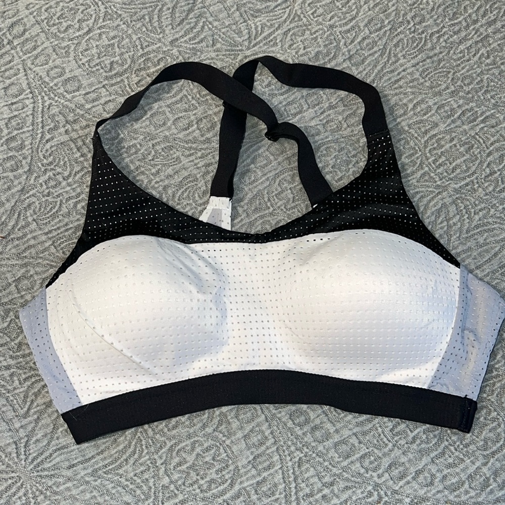 Victoria Sport Lightweight Sportsbra